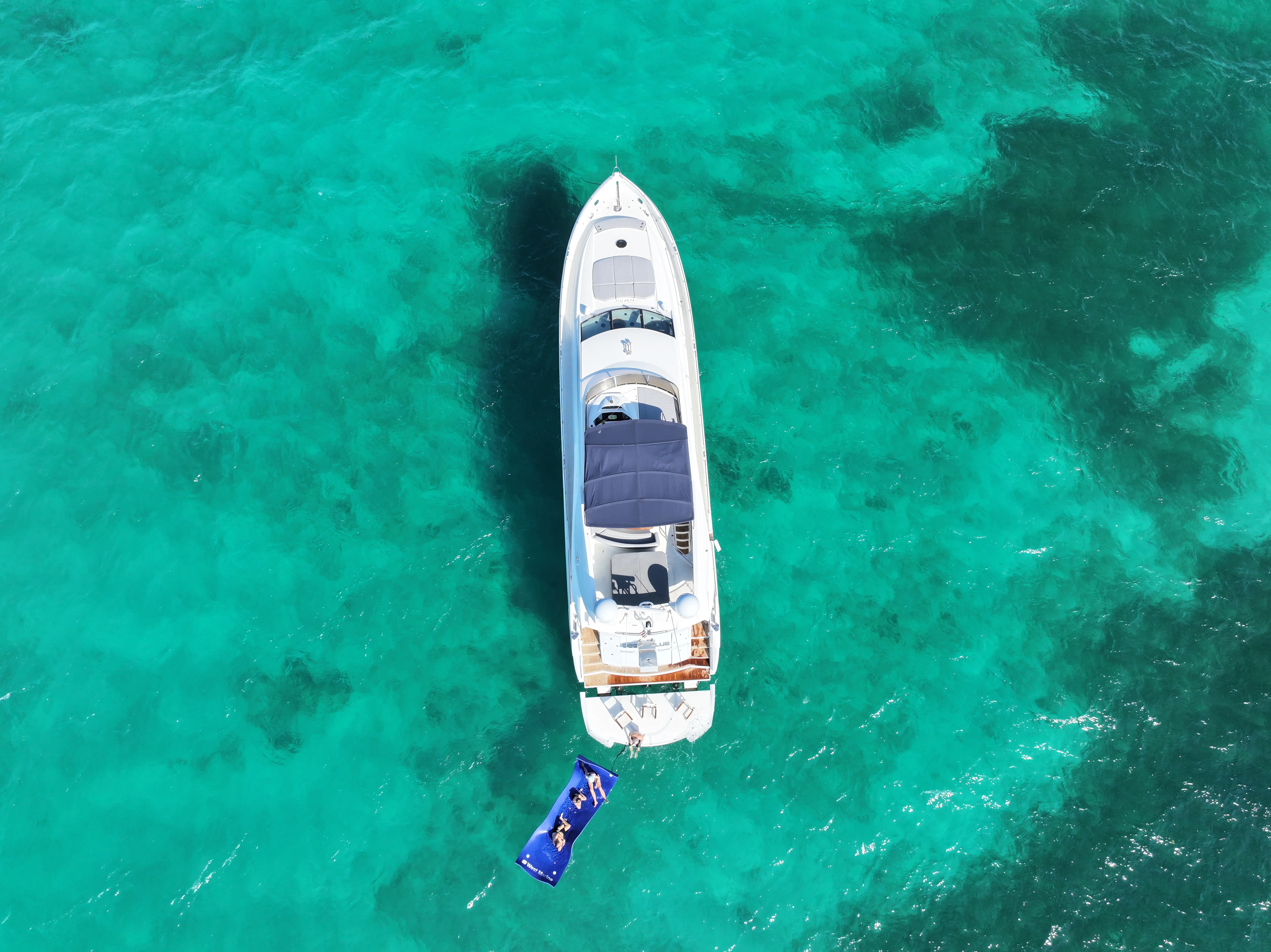 90ft Sunseeker Deep Blue downward view